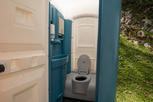 Types of Portable Toilets We Offer in Suisun City, CA